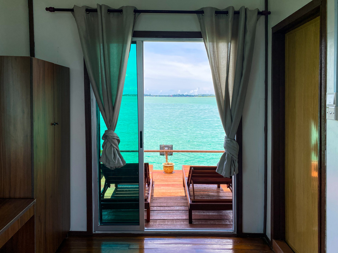 Deluxe sea view double room deck view Pavalintang Resort