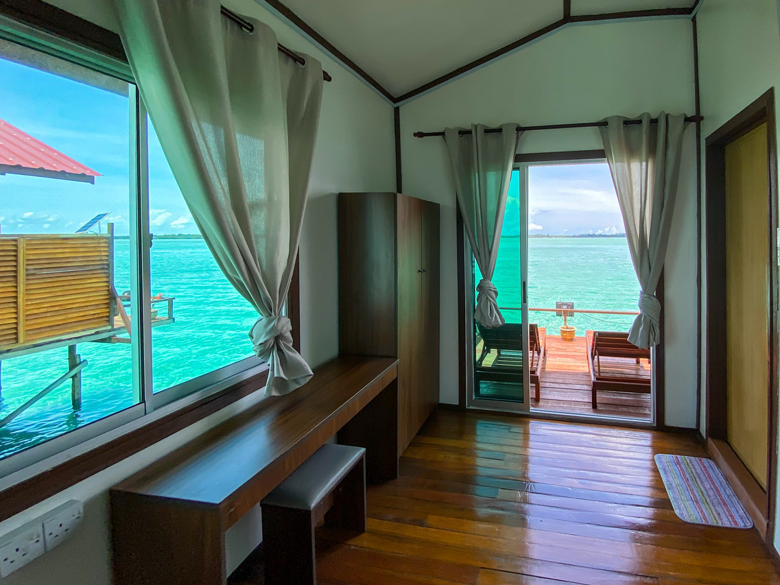 Deluxe sea view double room workspace Pavalintang Resort